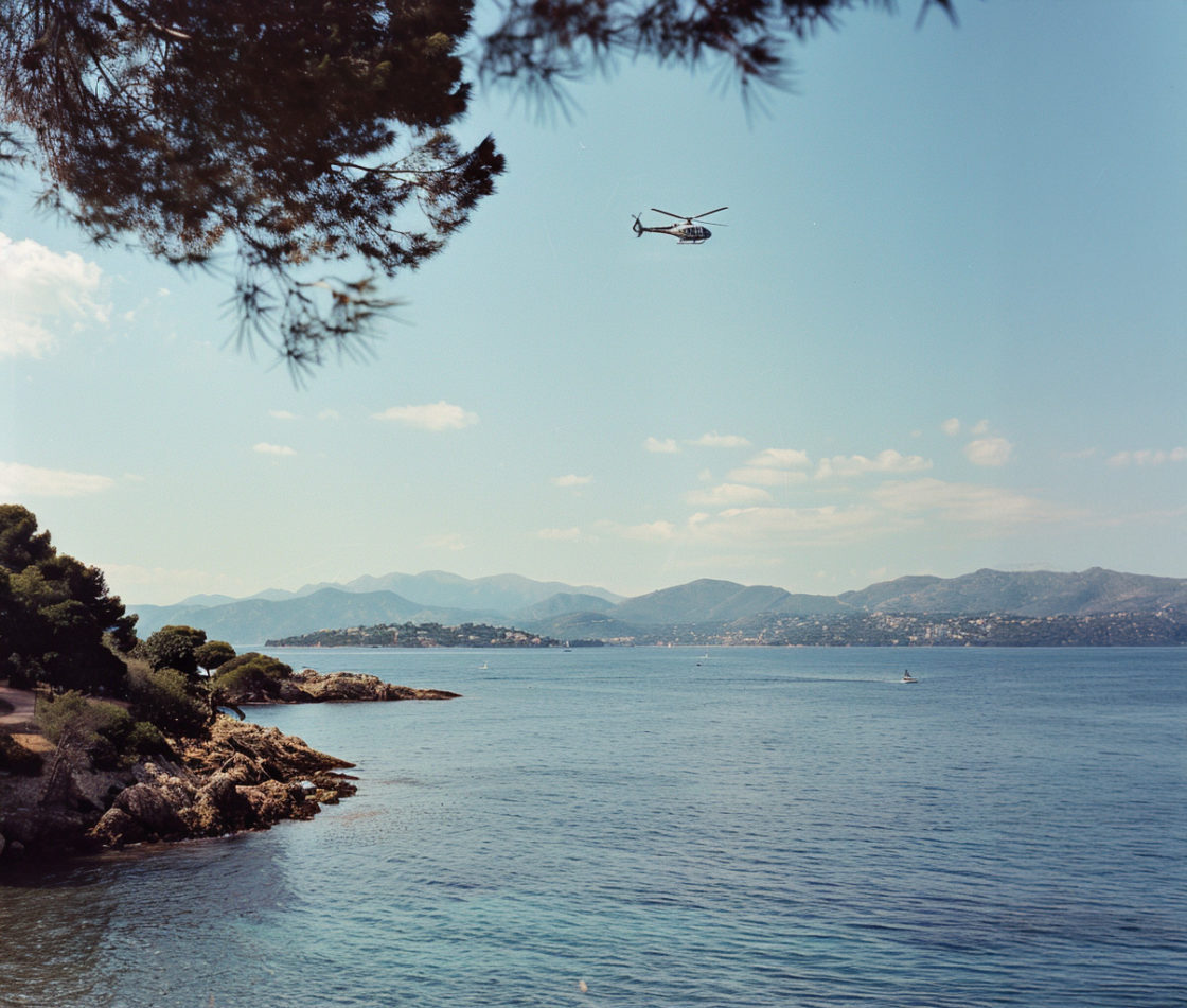 Le survol des îles de Lérins en hélicoptère