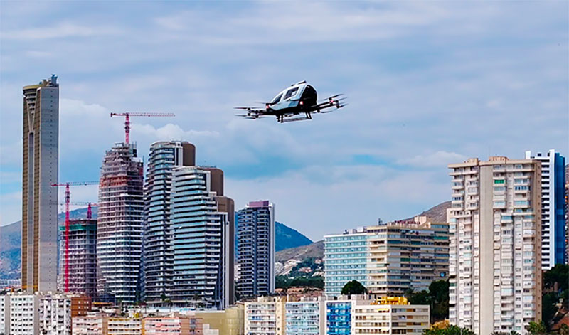 L'EHang EH216-S réalise le premier vol urbain sans pilote en Europe